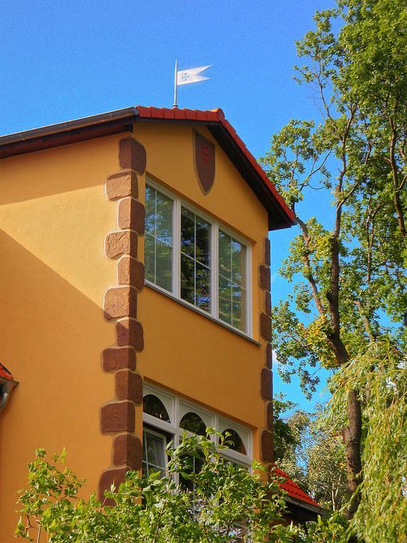 Ostsee-Rittergut-Ruegen Mit Binzhotel & Ordenskapelle & Romantikgut エクステリア 写真